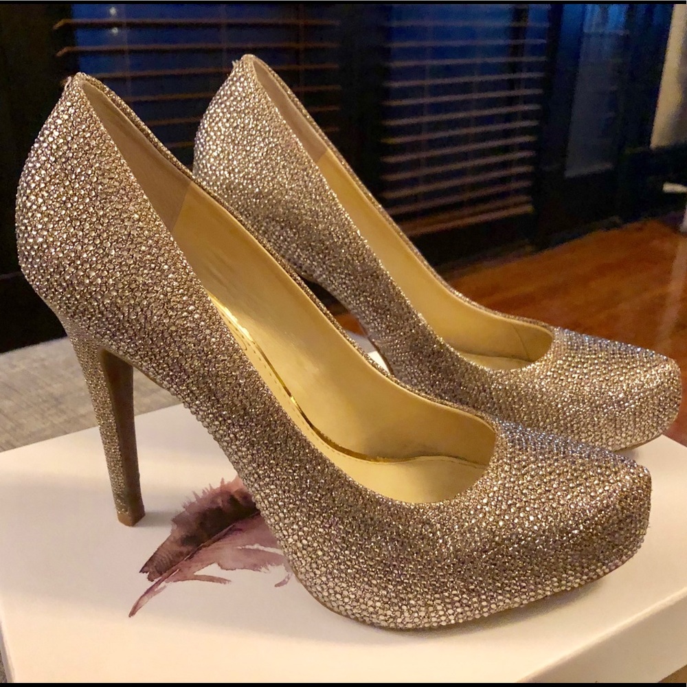 Jessica Simpson Parisah Platform Pump